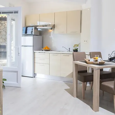 Comfort Zovko Ii Апартаменты *